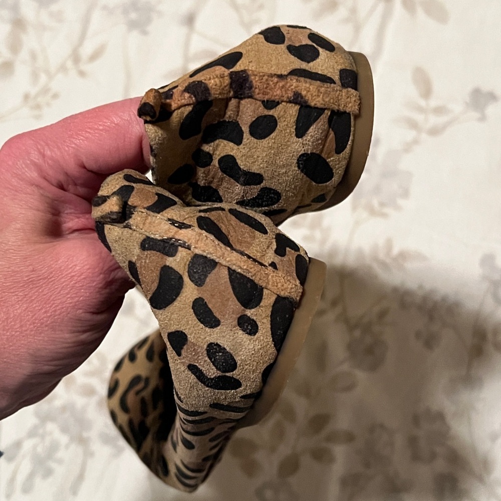 Leather leopard Slip On Loafers 9.5 - Picture 3 of 5